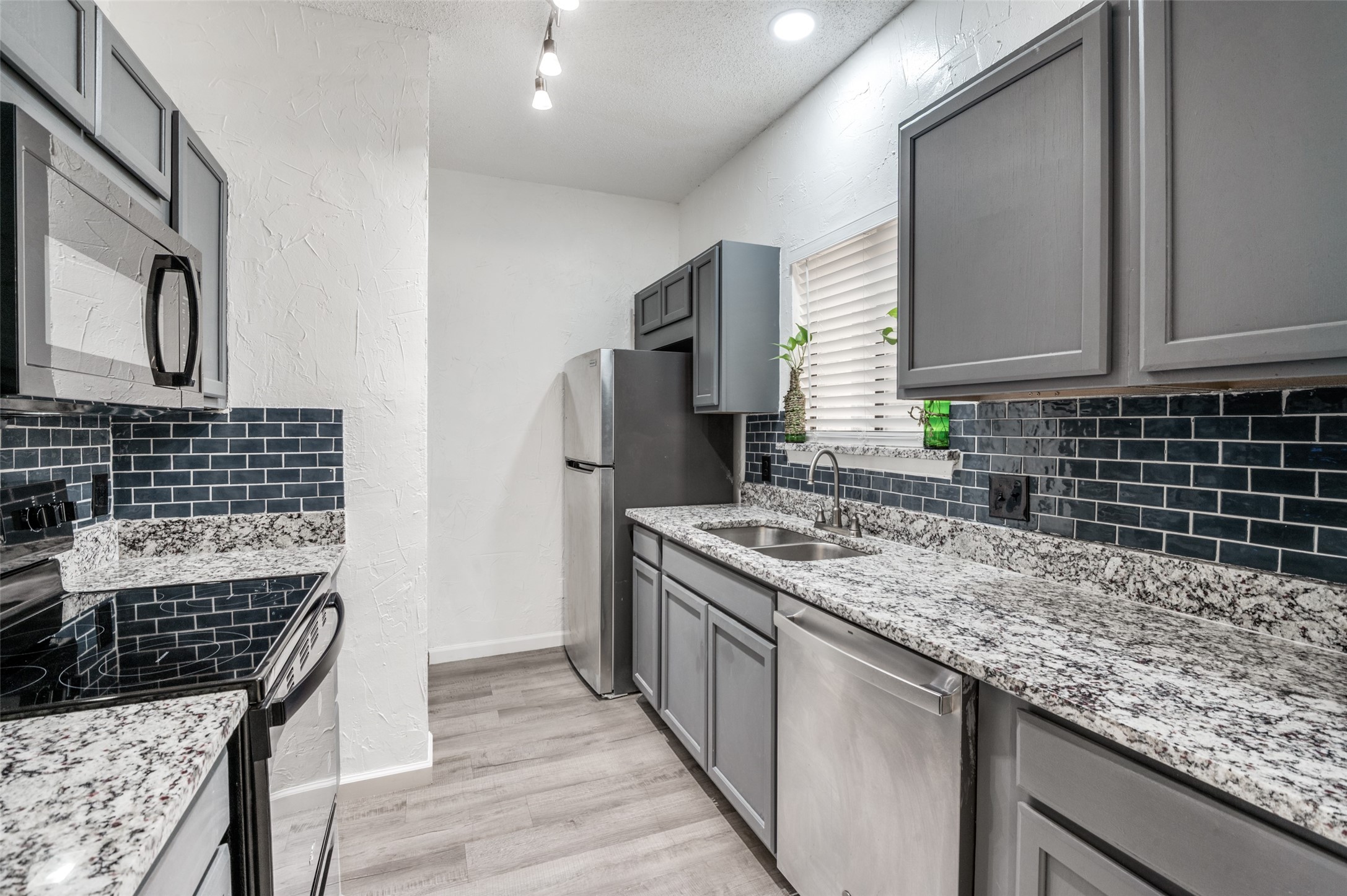 5550 Spring Valley Road G16