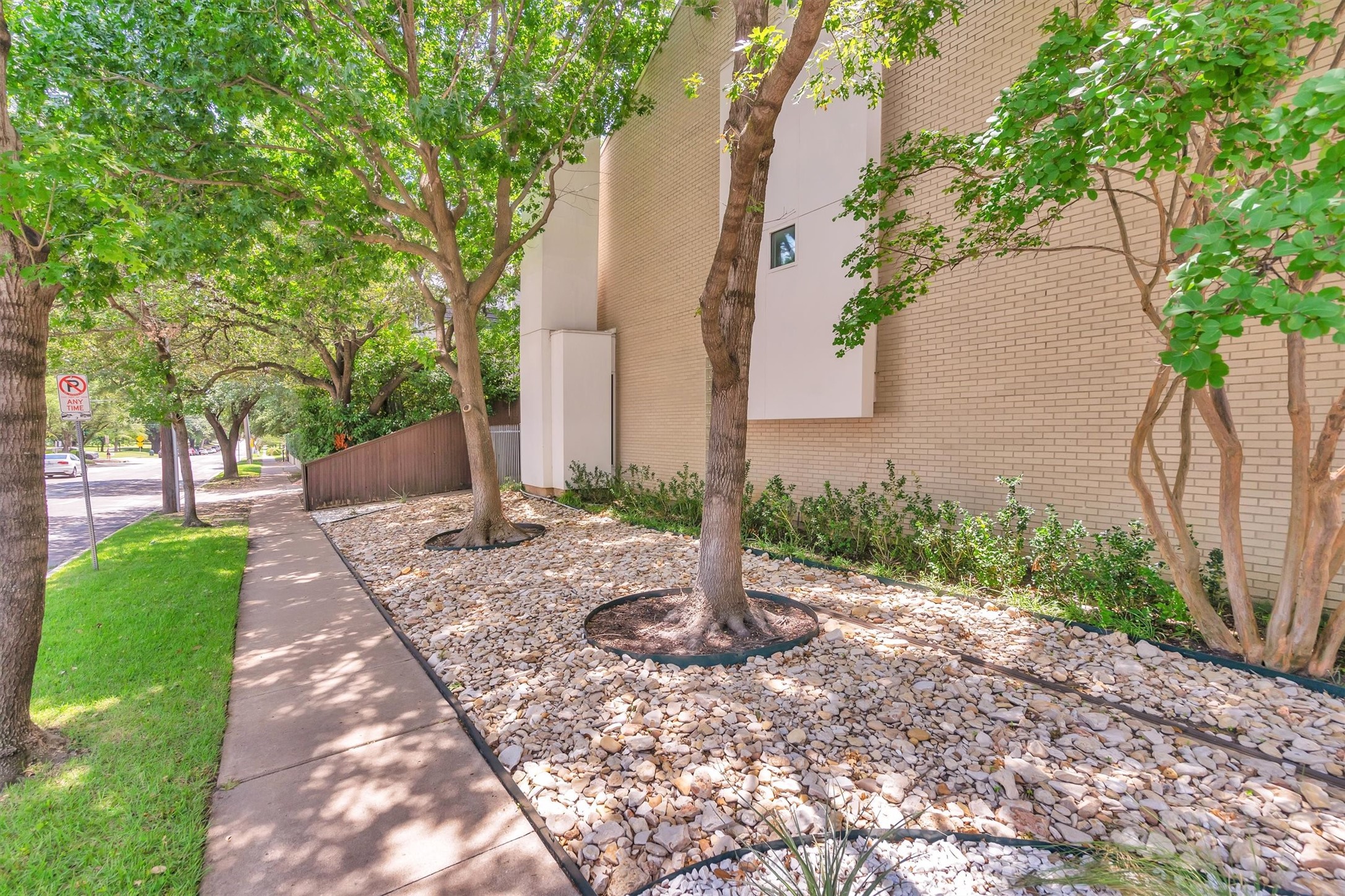 4125 Cole Avenue 2