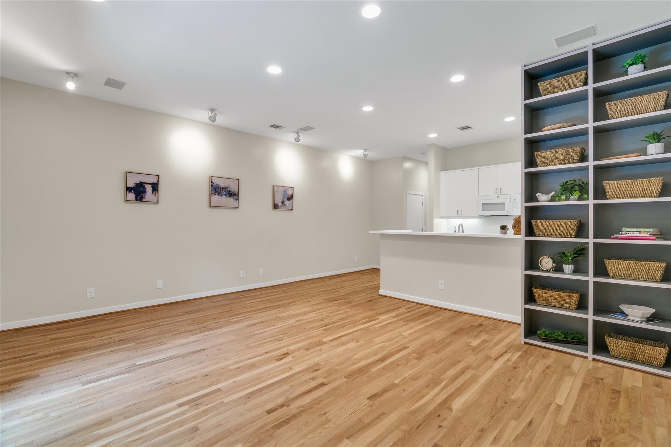 4125 Cole Avenue 2