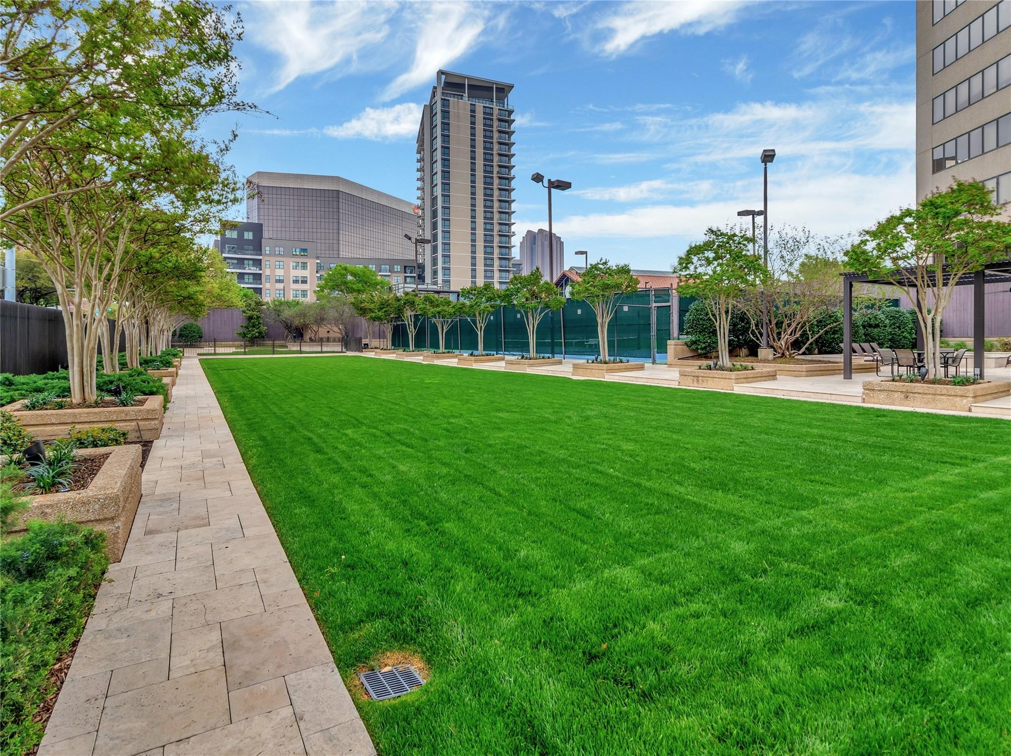 3030 Mckinney Avenue 1006