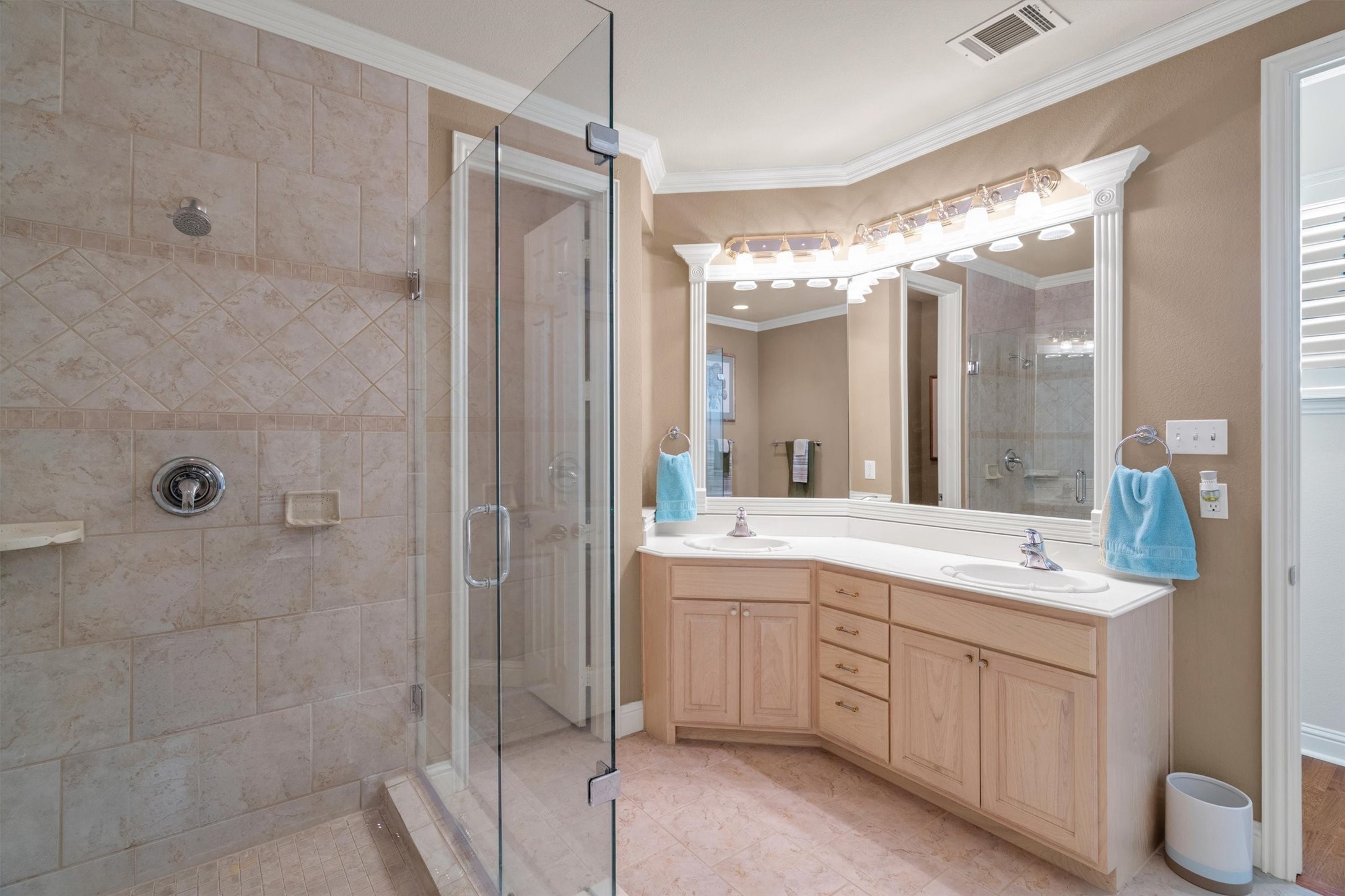2548 Corbeau Drive