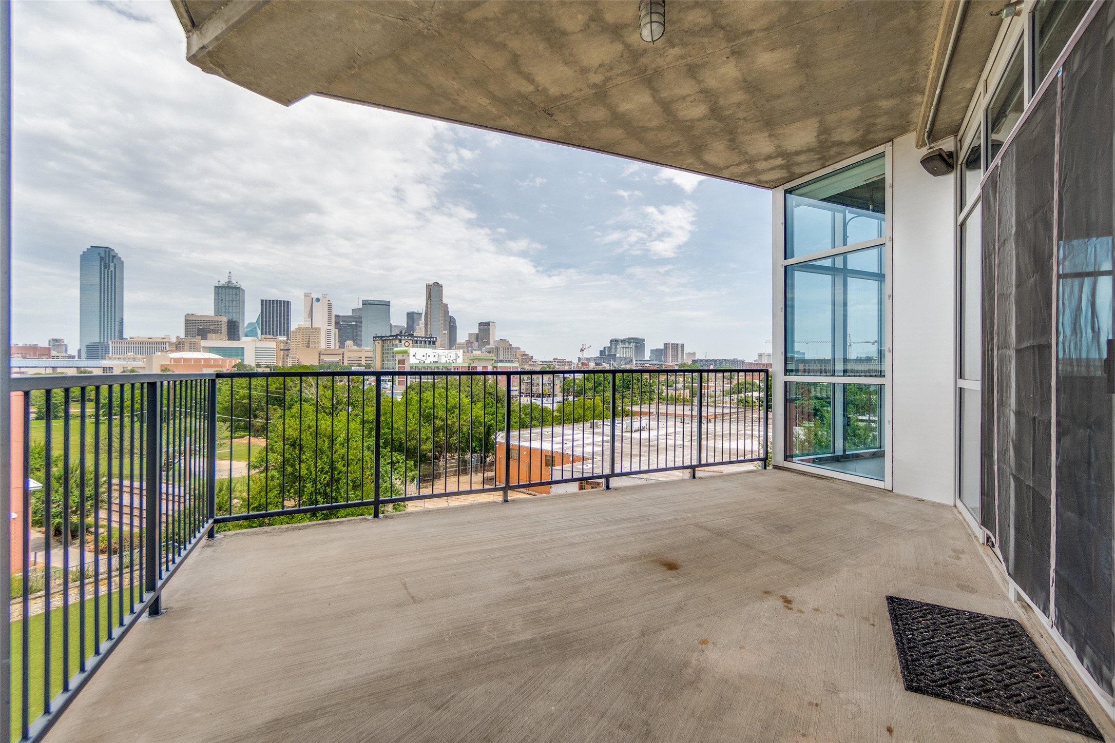 1001 Belleview Street 408