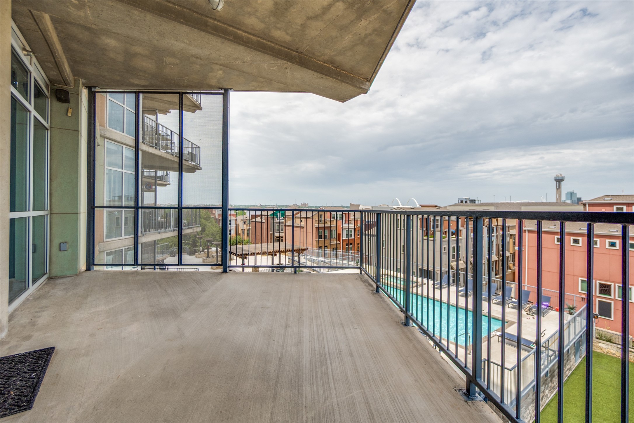 1001 Belleview Street 408