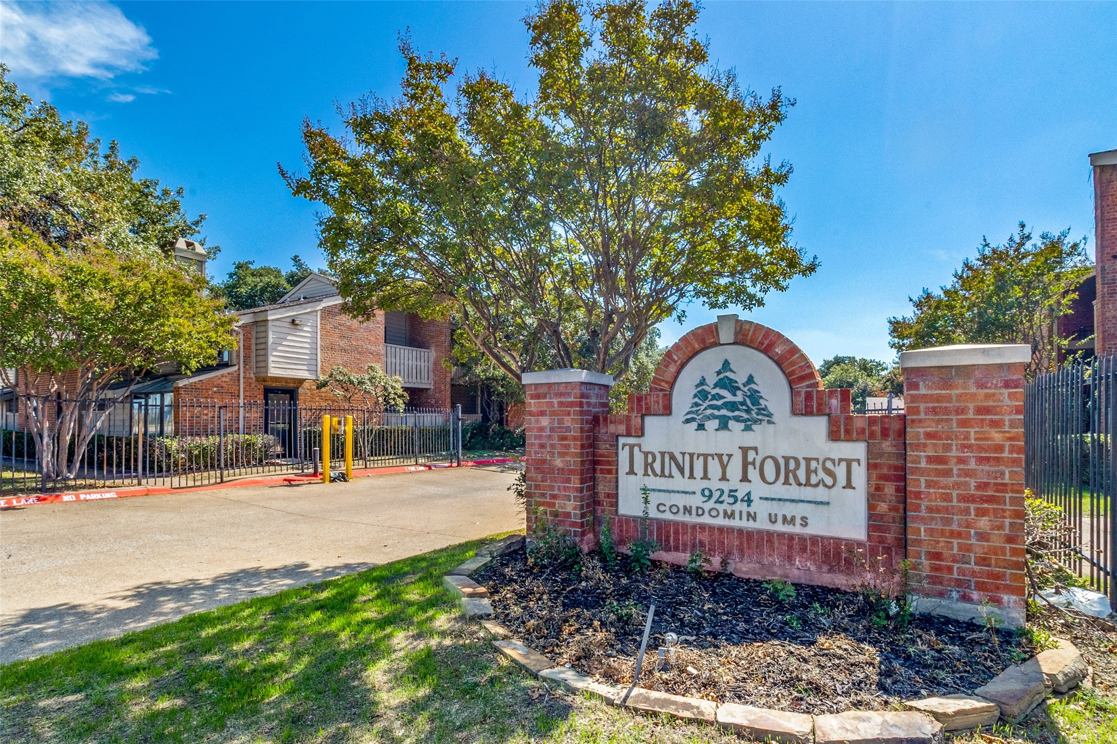9254 Forest Lane 812