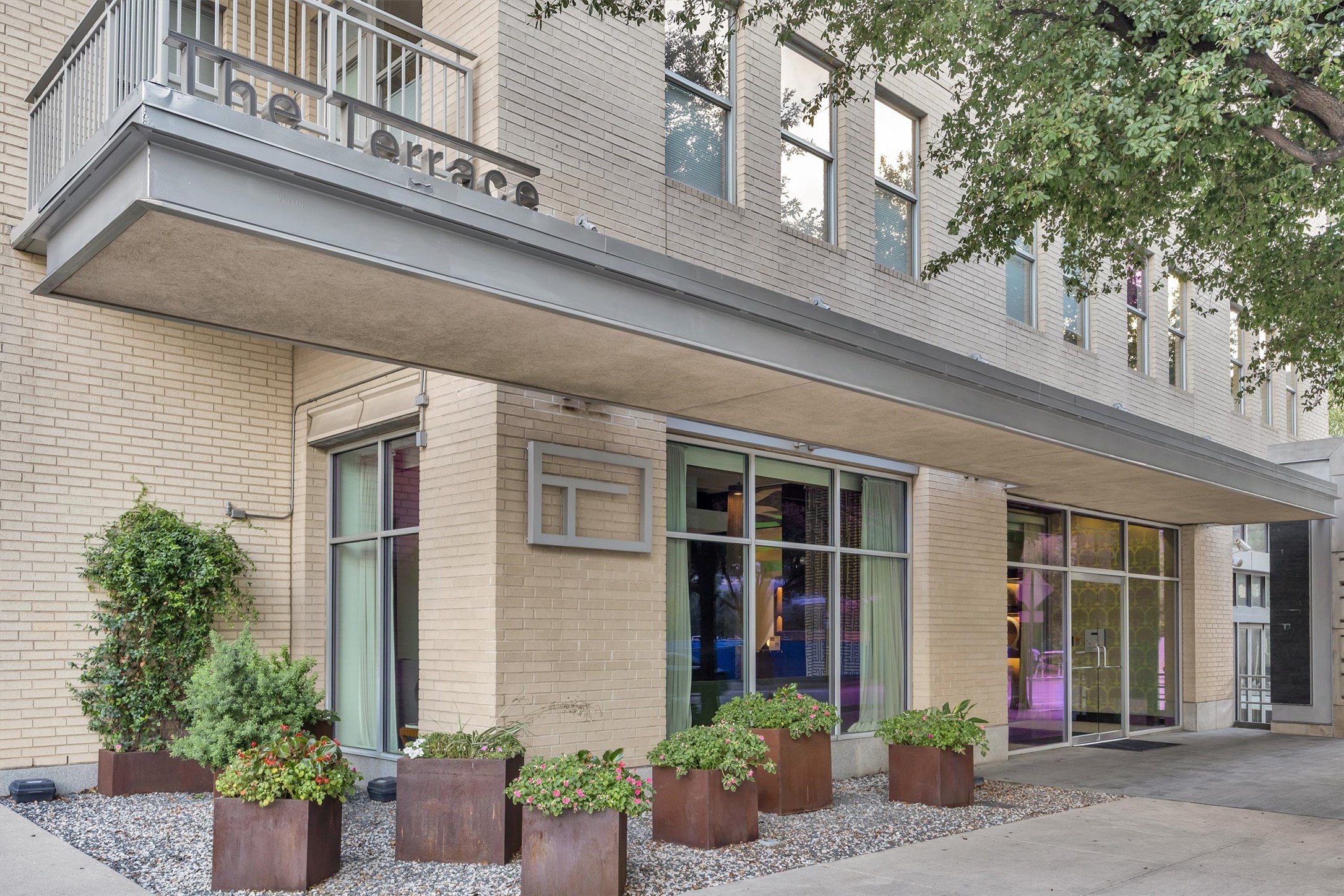 2323 N Houston Street 202