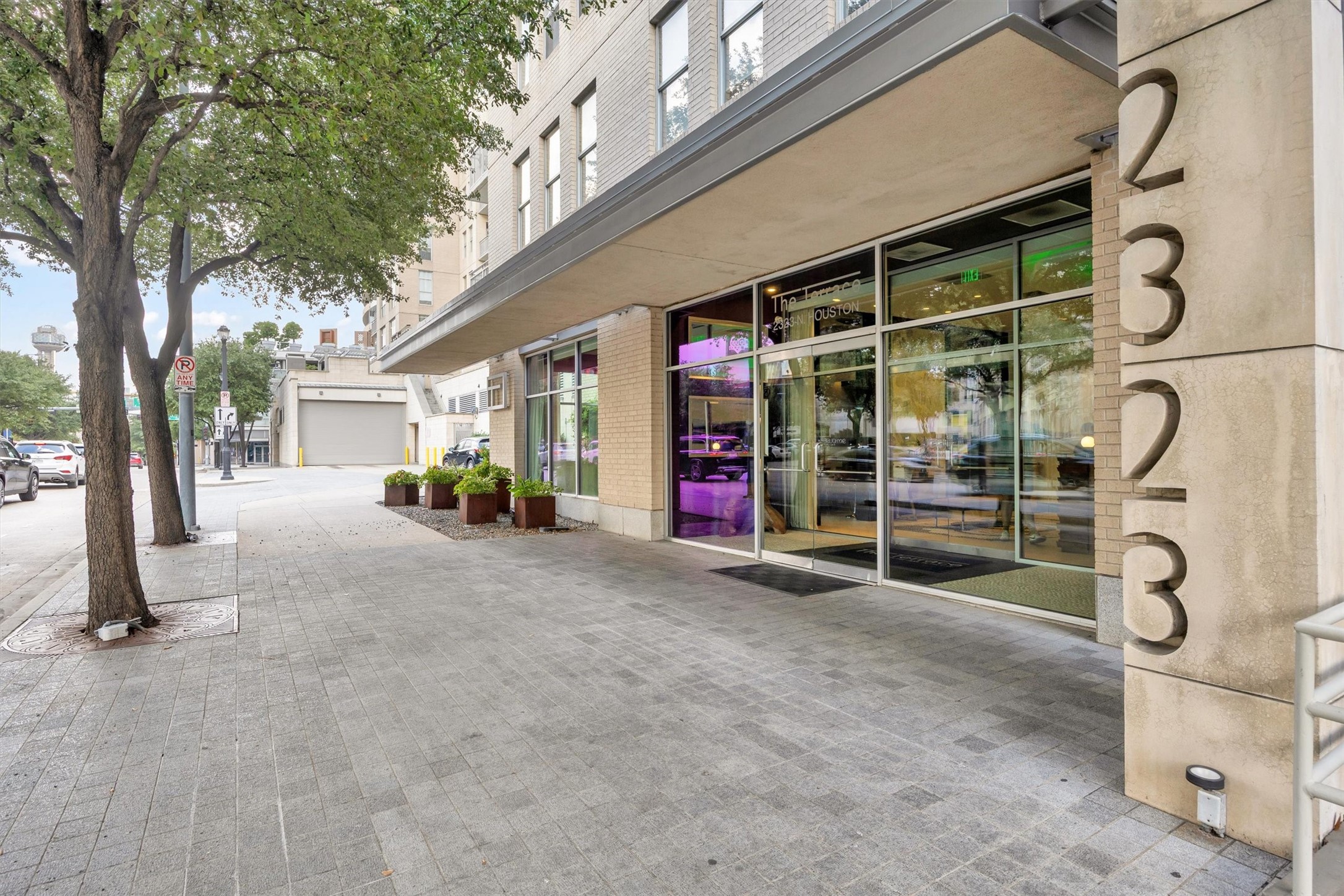 2323 N Houston Street 202