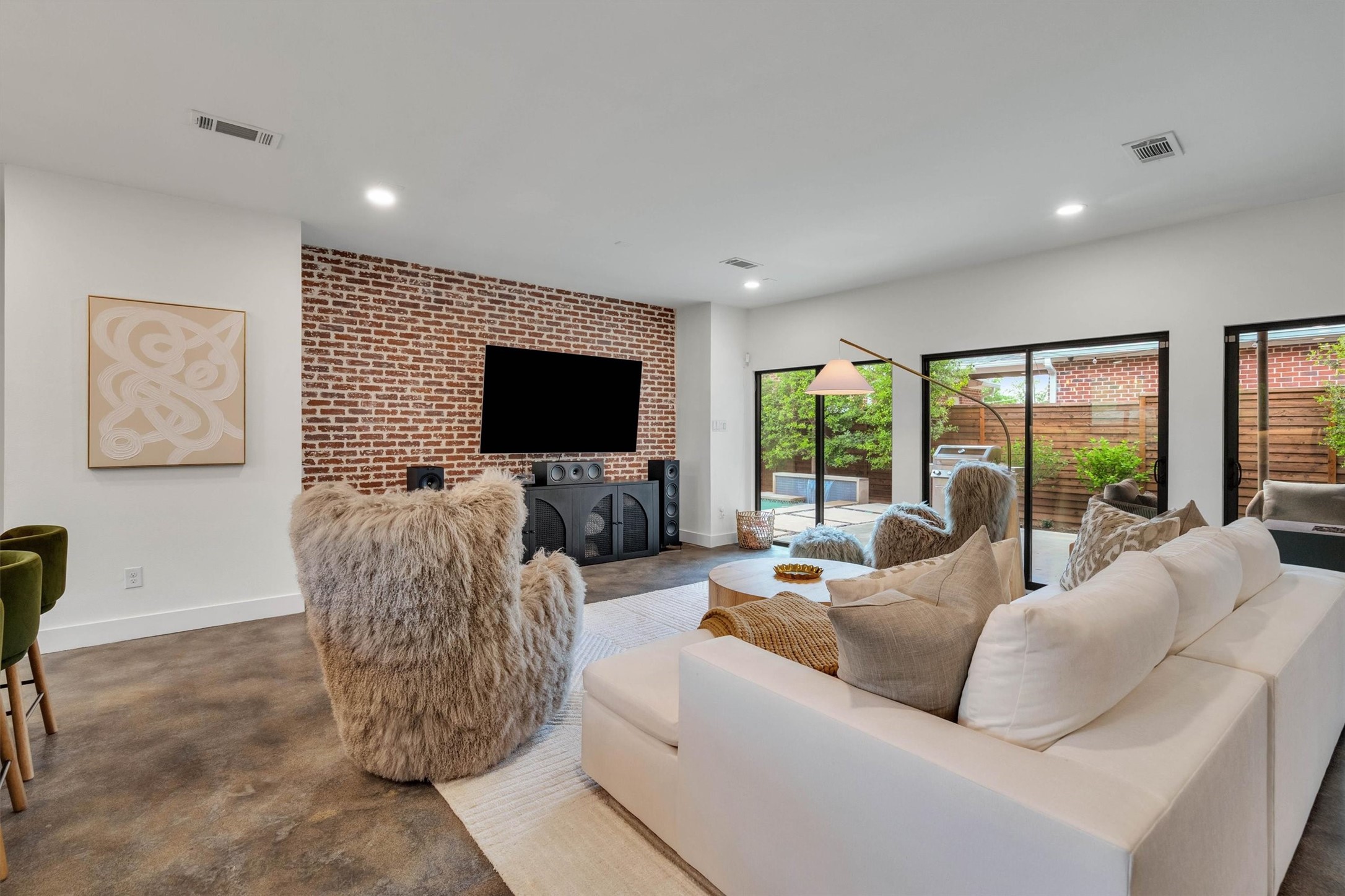 3938 Lively Lane
