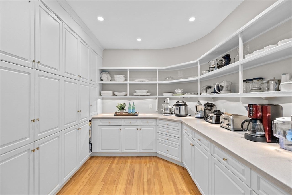 18 Edgewood Park