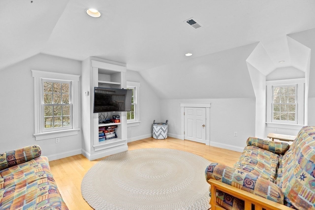 18 Edgewood Park