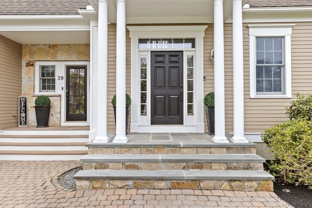 39 Arrowwood Drive