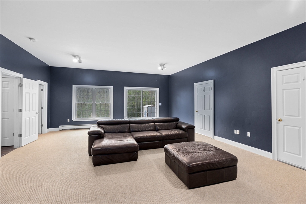 39 Arrowwood Drive