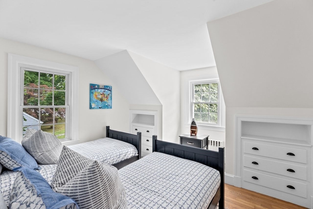 105 Mount Vernon Rd W