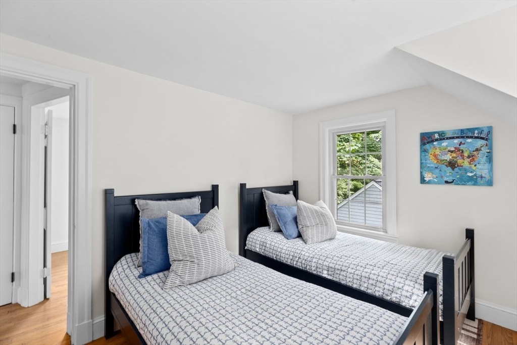 105 Mount Vernon Rd W