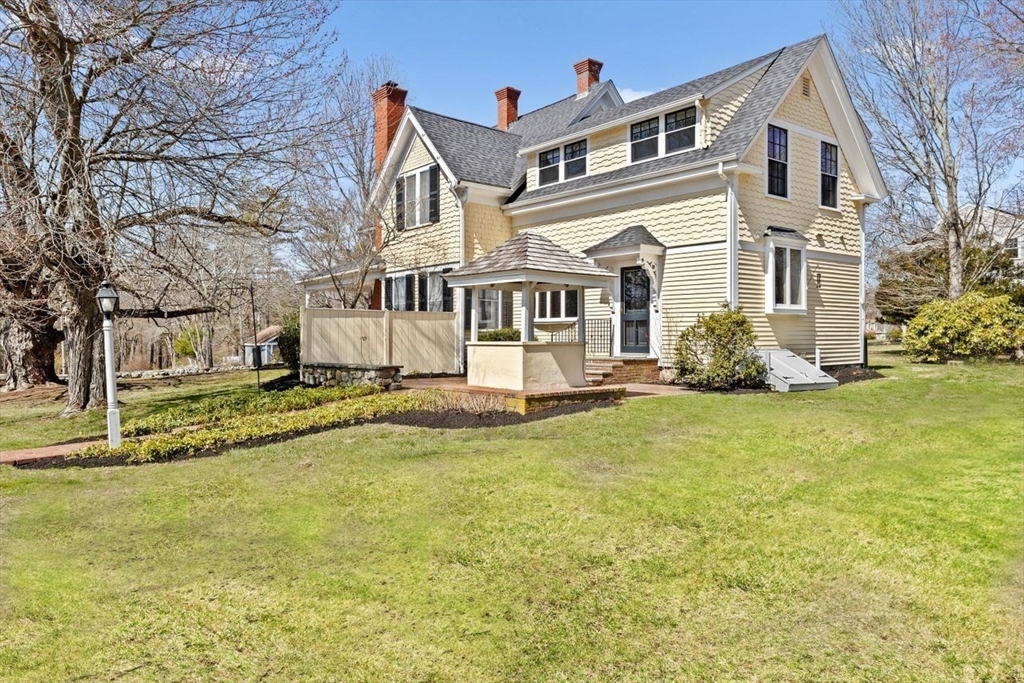 483 River Street