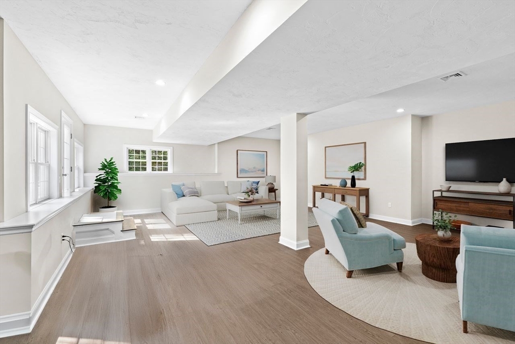 10 Evangeline Dr