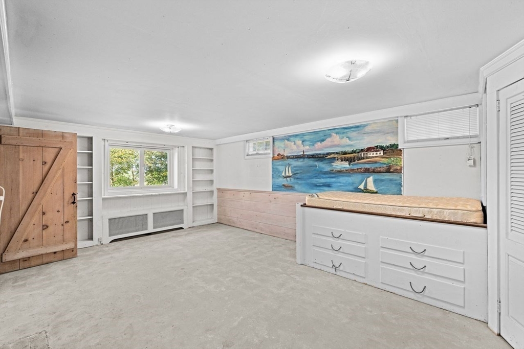 18 Littles Lane