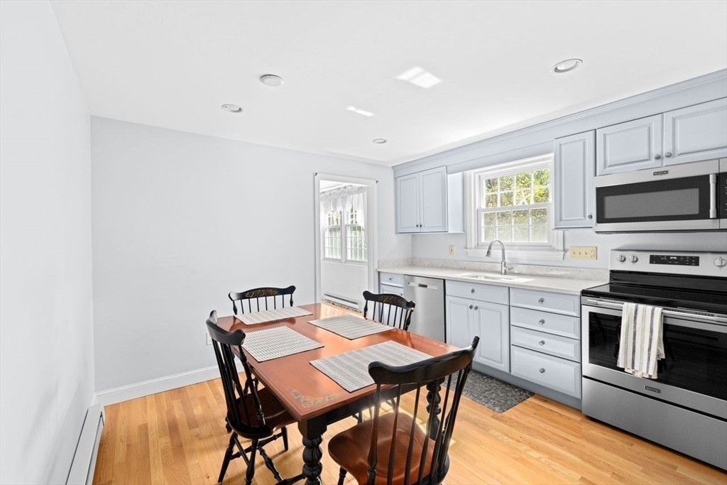 28 Riverside Drive
