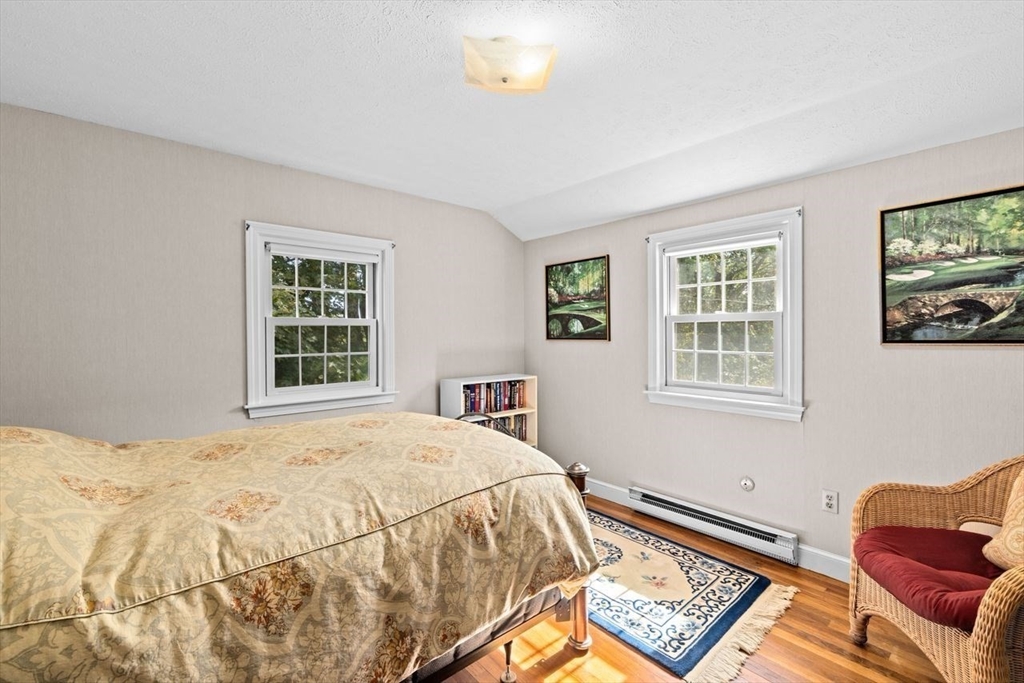 28 Riverside Drive