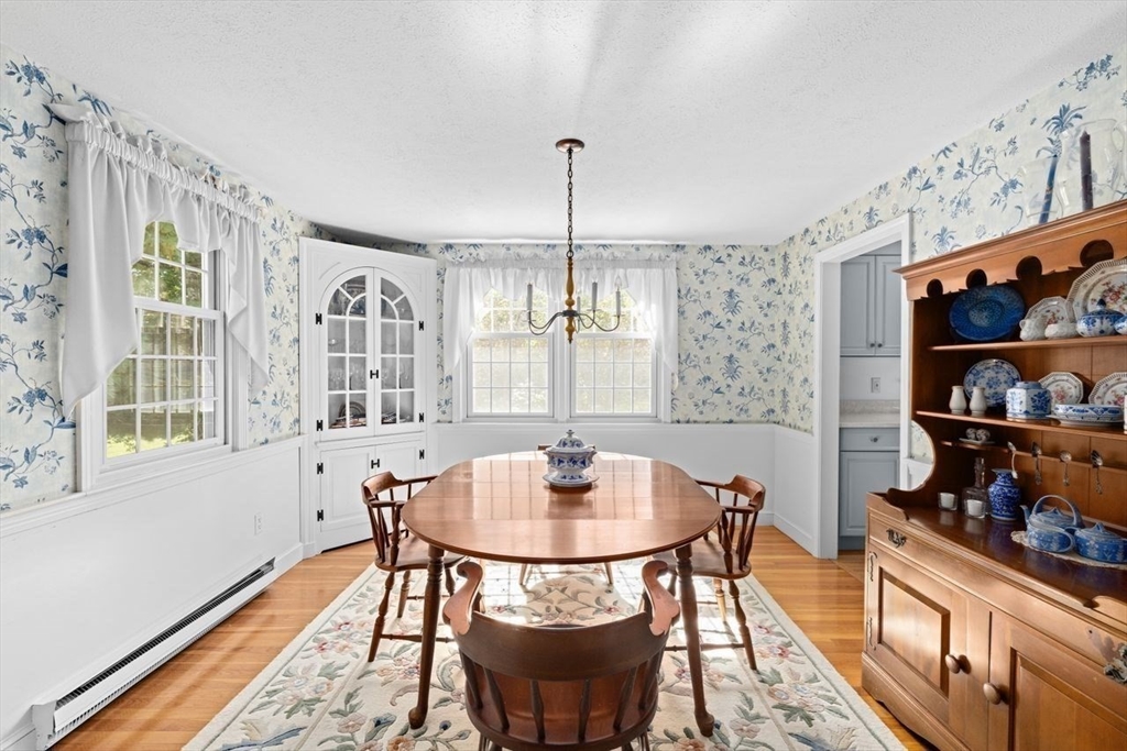 28 Riverside Drive