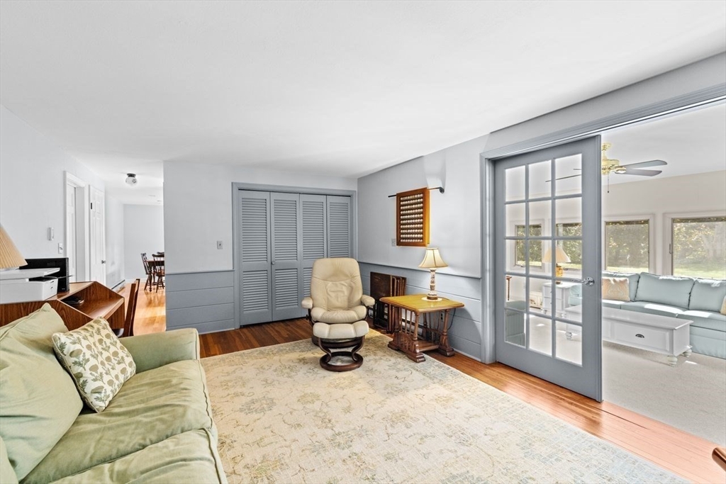 28 Riverside Drive