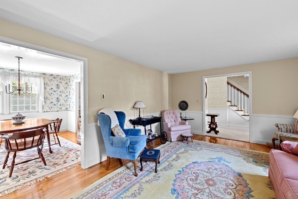 28 Riverside Drive