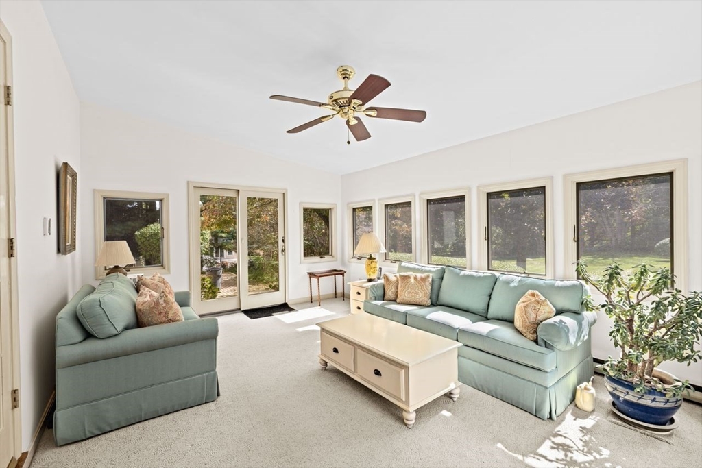 28 Riverside Drive