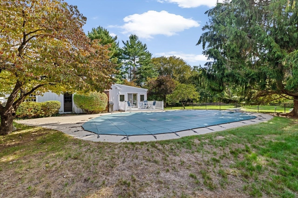 28 Riverside Drive