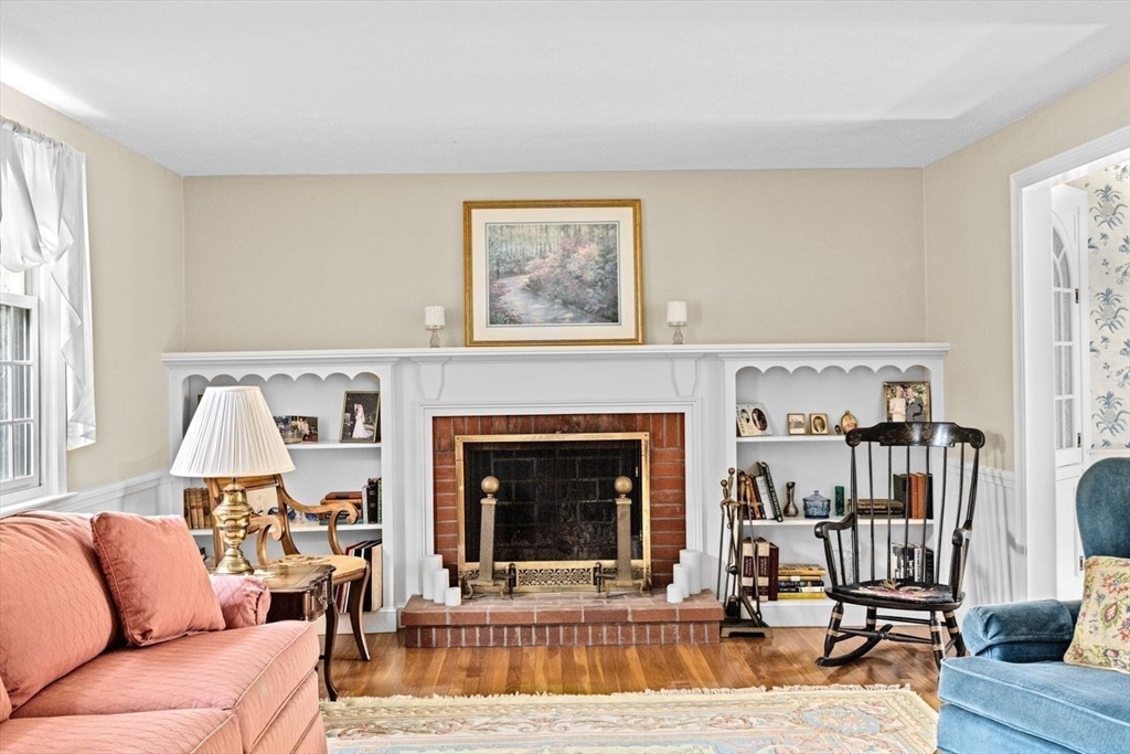 28 Riverside Drive