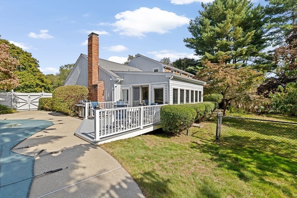 28 Riverside Drive