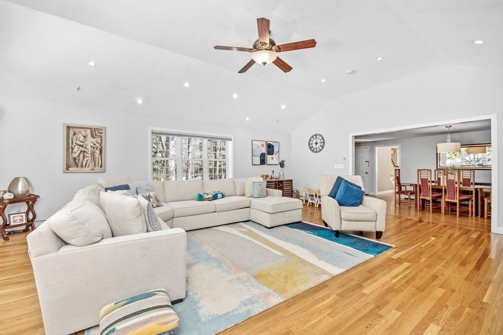 75 Masthead Drive