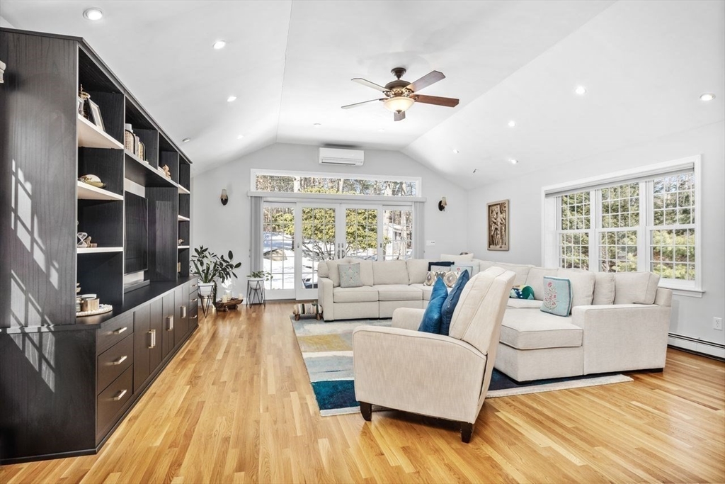 75 Masthead Drive