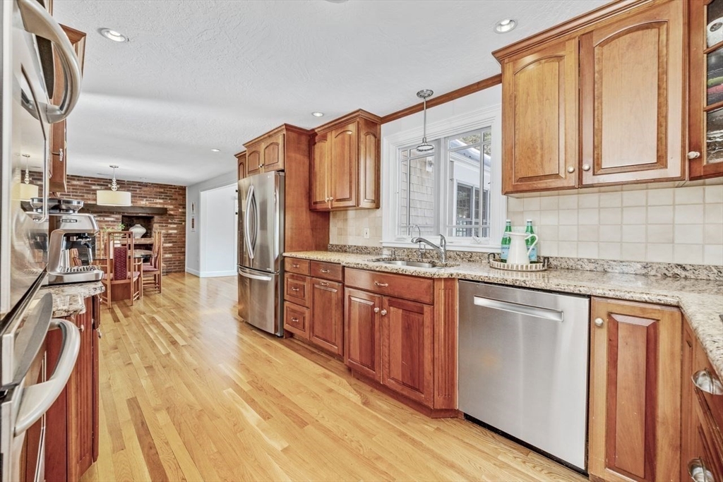 75 Masthead Drive