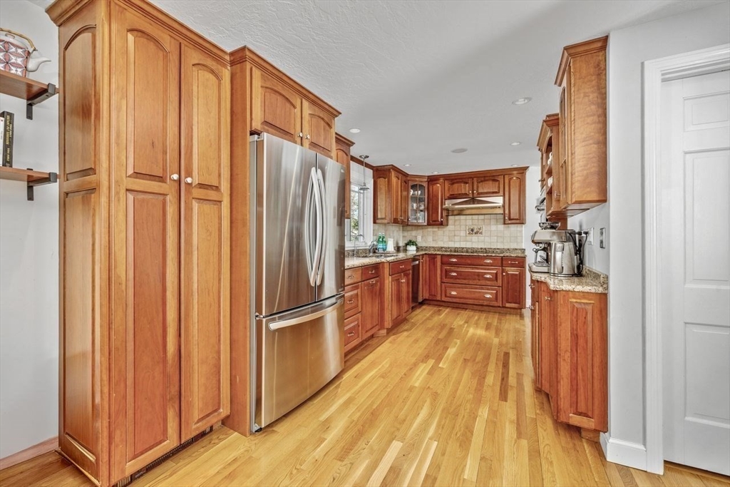 75 Masthead Drive