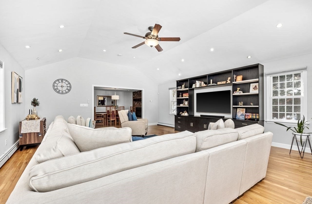 75 Masthead Drive