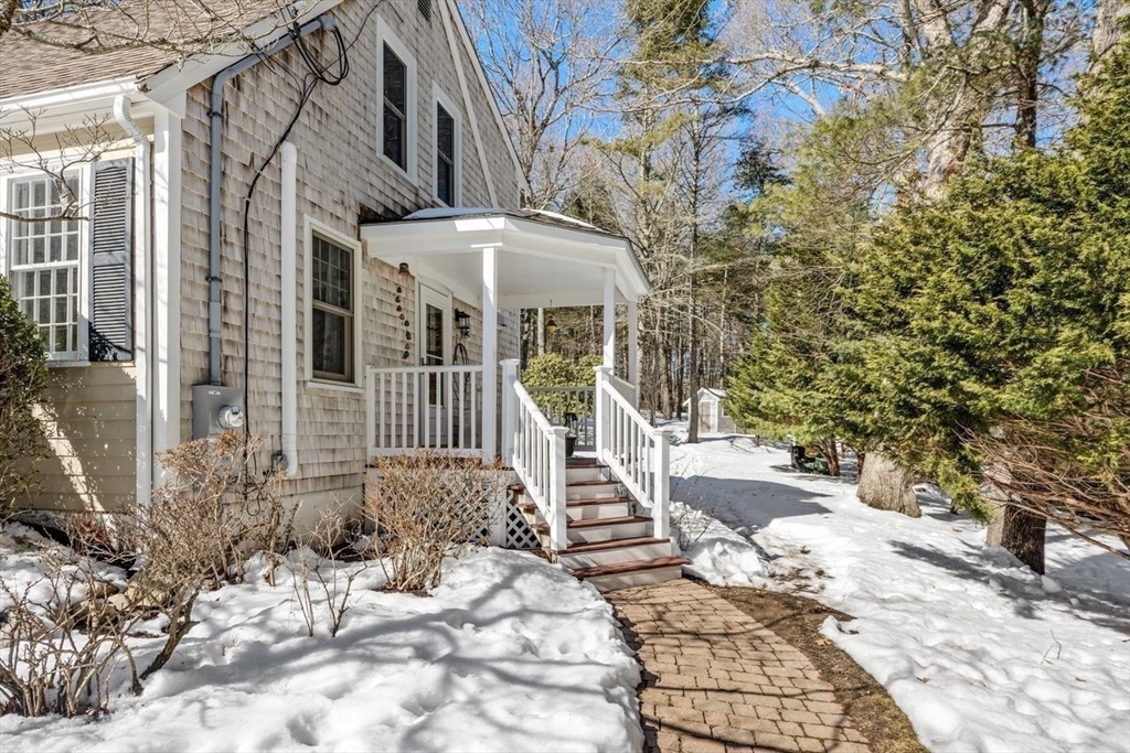 75 Masthead Drive