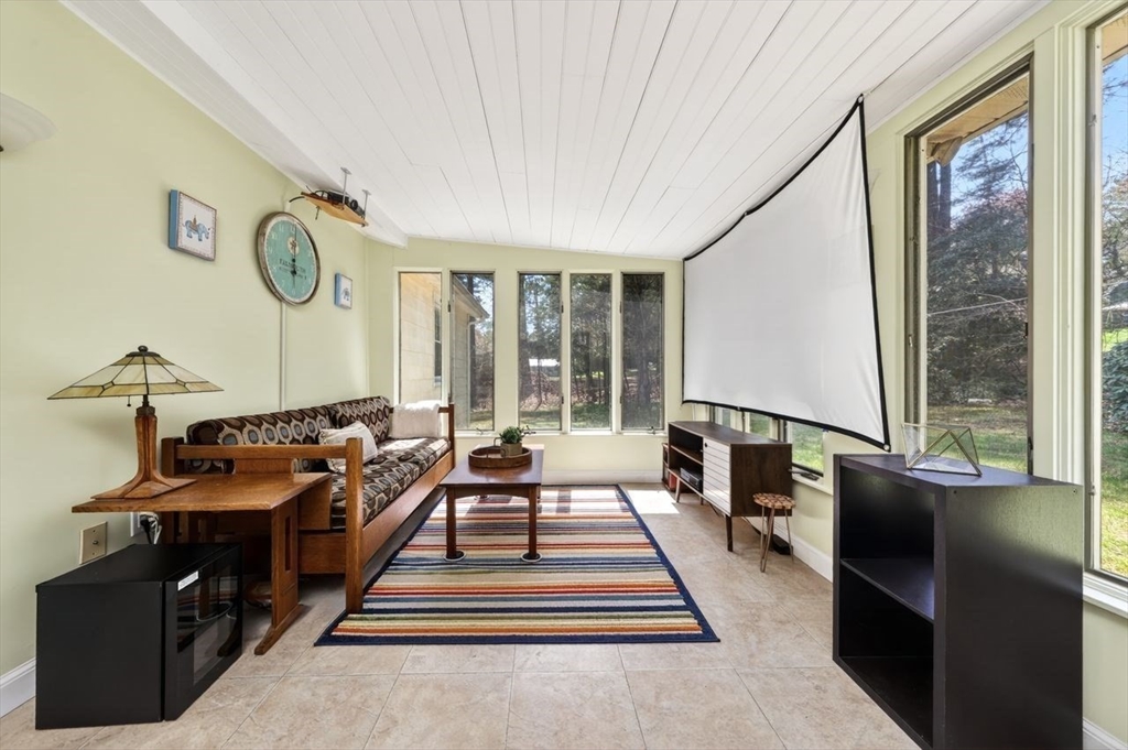 99 Karen Rd.