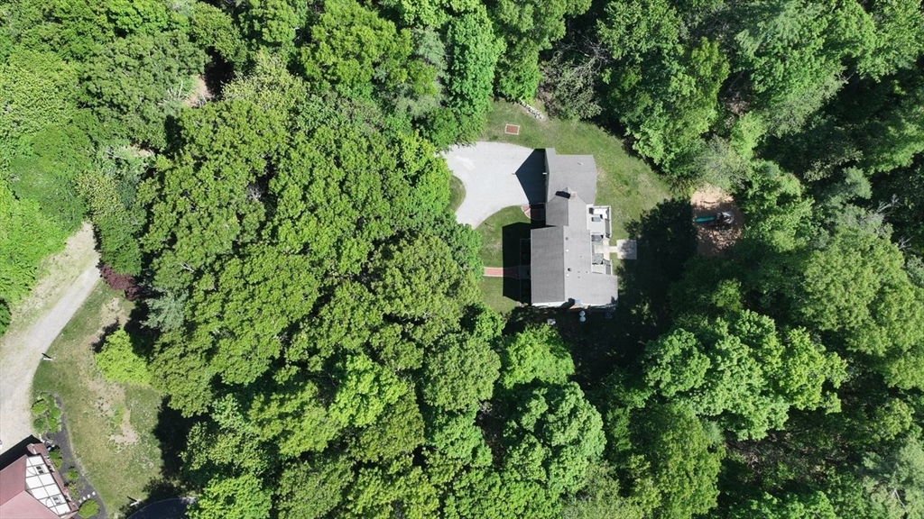 17 Woods Rd