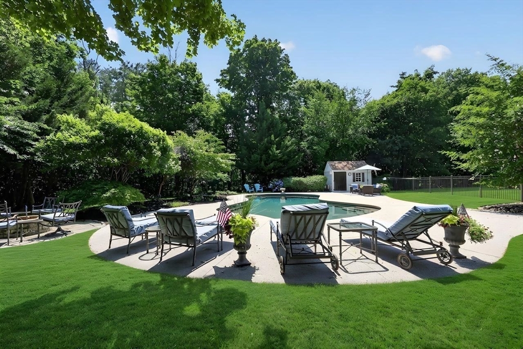 60 Old Oaken Bucket Rd