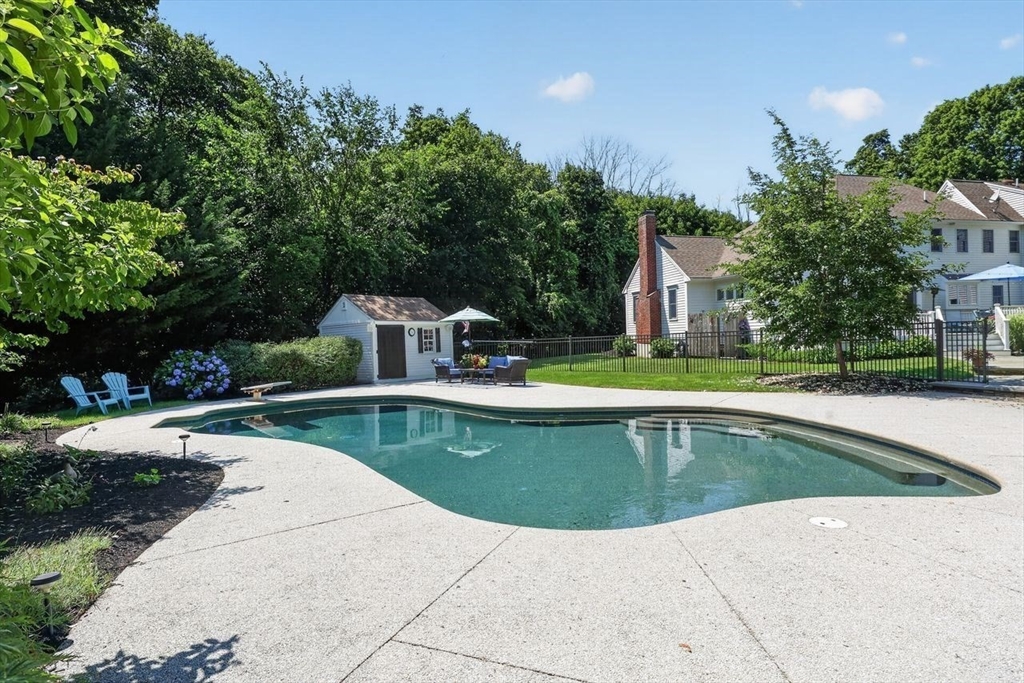 60 Old Oaken Bucket Rd