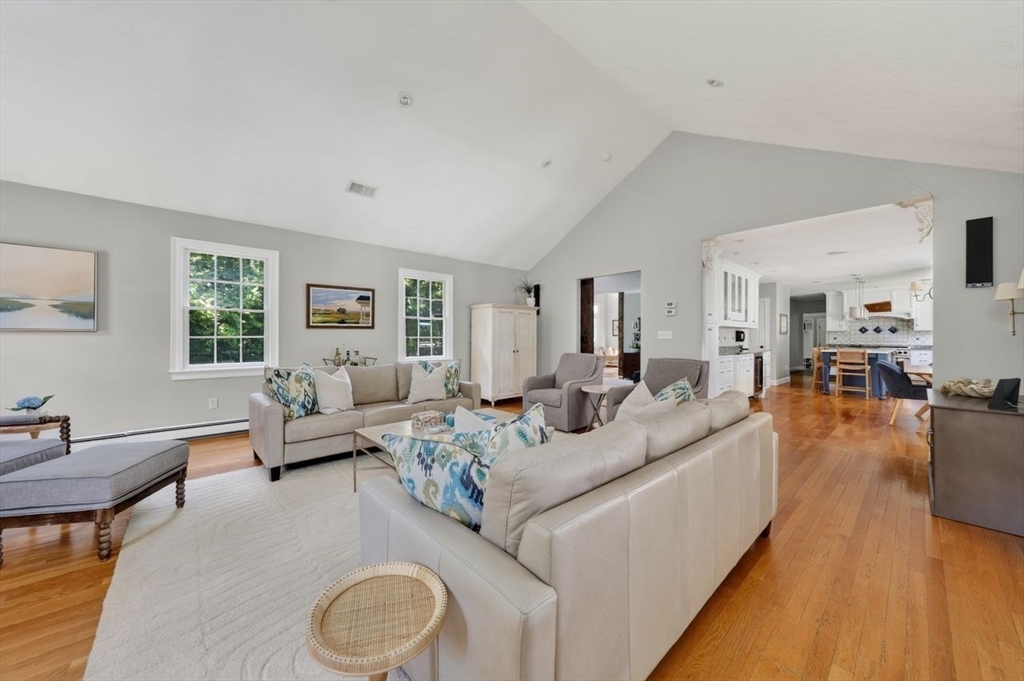 60 Old Oaken Bucket Rd