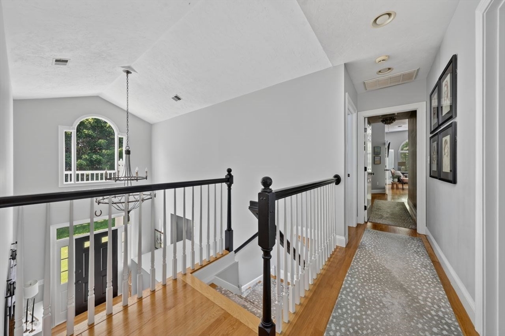 60 Old Oaken Bucket Rd