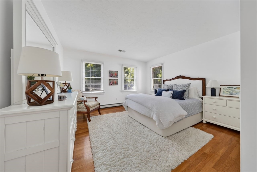 60 Old Oaken Bucket Rd