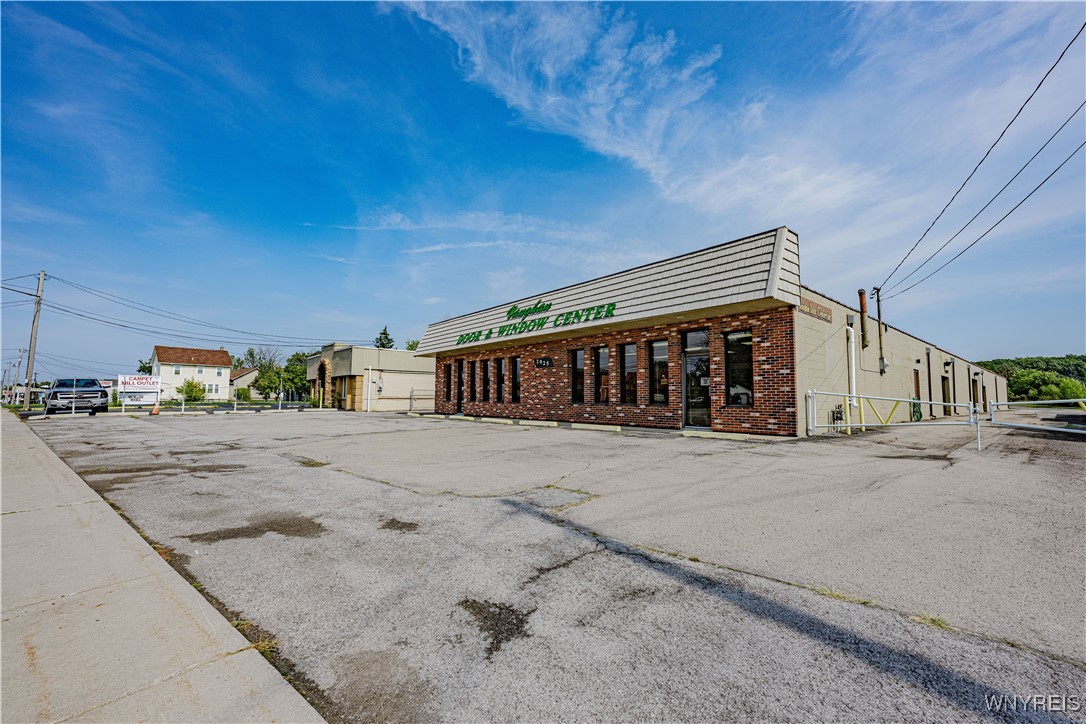 2925 Military Road