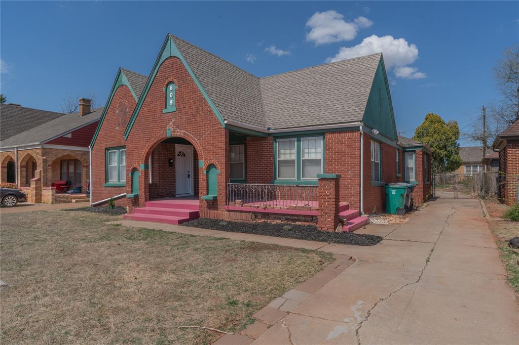 809 NE 17th Street