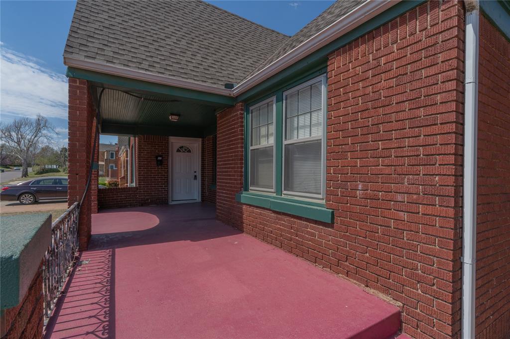 809 NE 17th Street