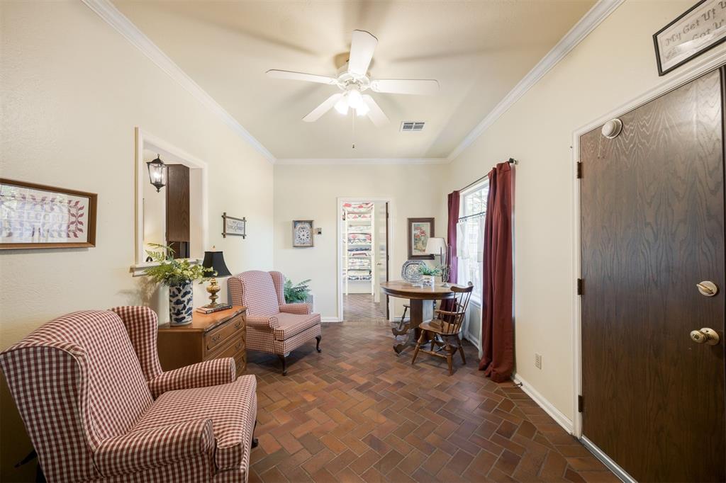 8918 N May Avenue Unit: 0