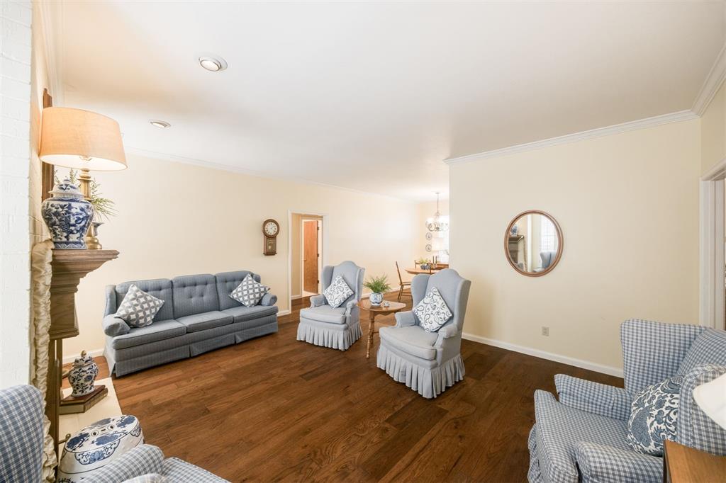 8918 N May Avenue Unit: 0