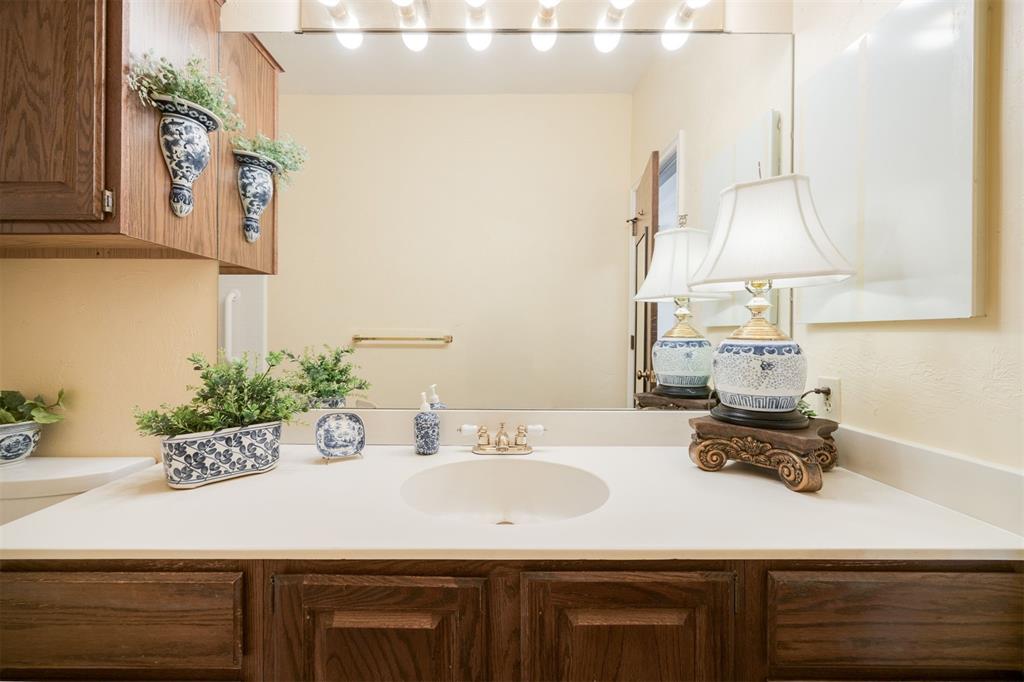8918 N May Avenue Unit: 0