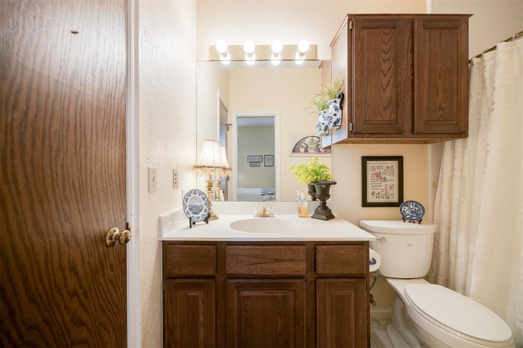 8918 N May Avenue Unit: 0