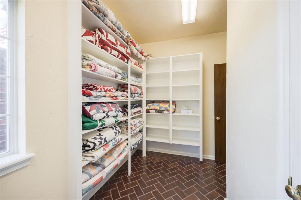 8918 N May Avenue Unit: 0